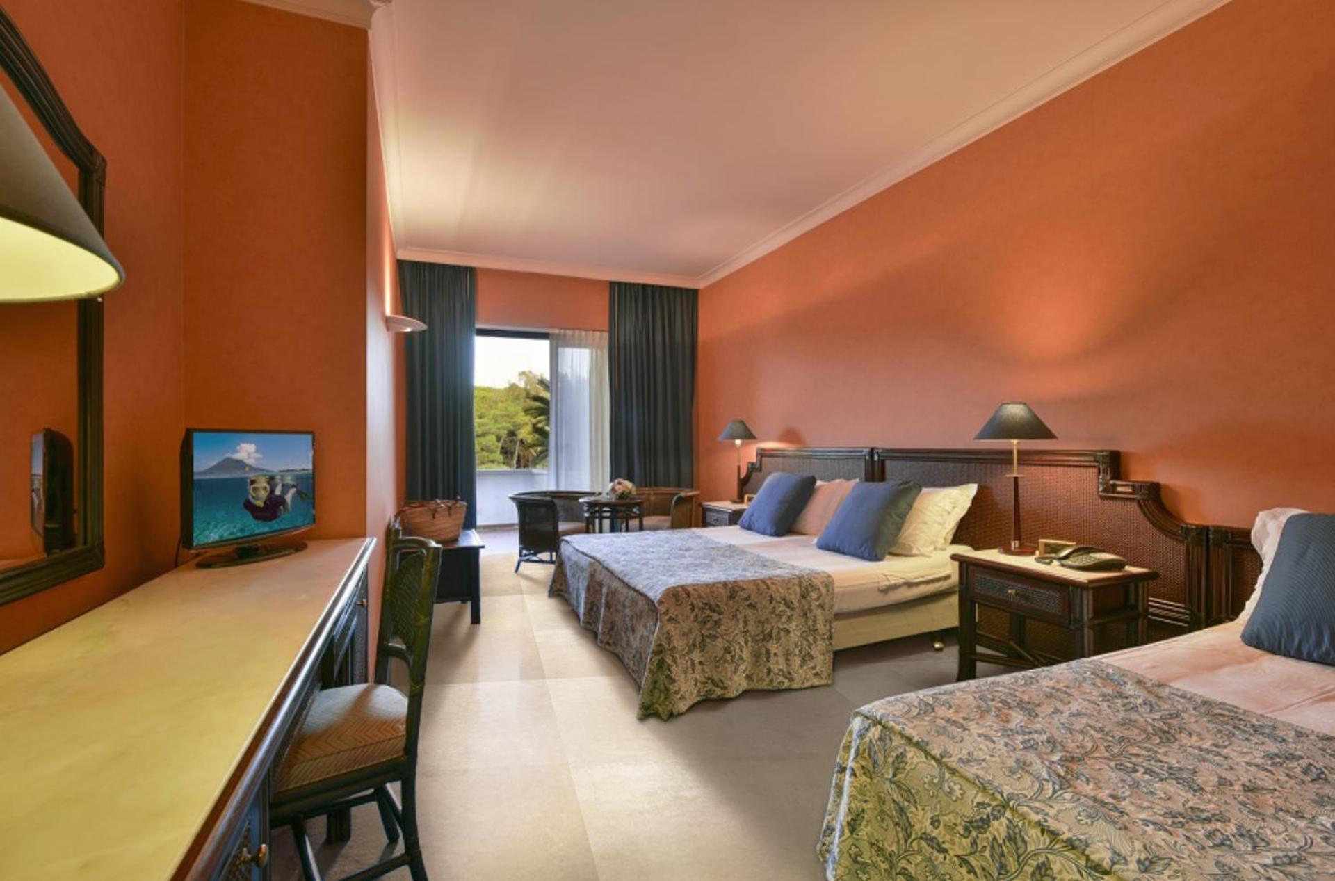 פסטום Hotel Schuhmann מראה חיצוני תמונה